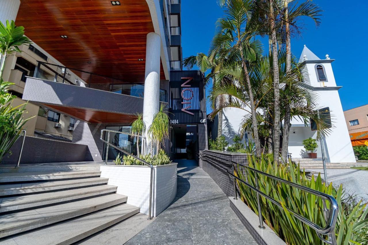 Confortavel Loft Com Vista Para O Mar - Condominio Com Piscina Bombinhas Exterior photo
